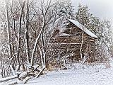 Snowy Old Log Barn_33923